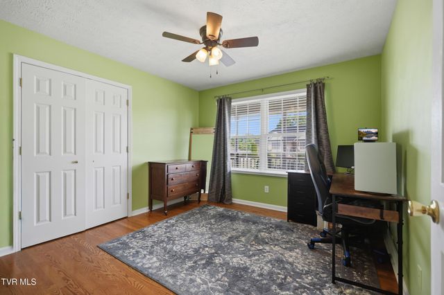 132 Landon Drive, Mount Carmel, TN 37645