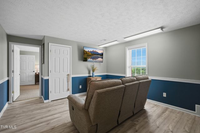 132 Landon Drive, Mount Carmel, TN 37645