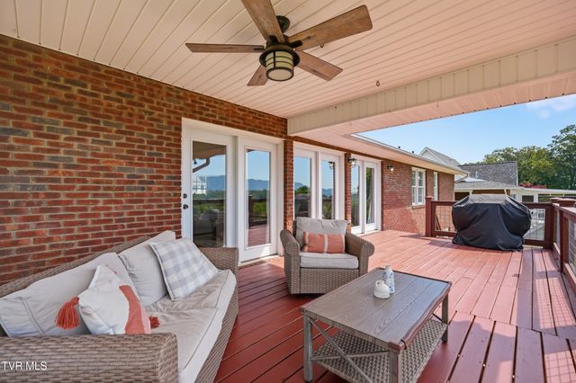 132 Landon Drive, Mount Carmel, TN 37645