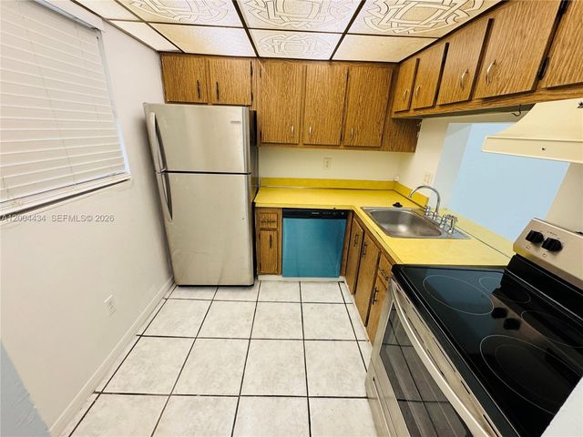 2800 NW 56th Avenue D102, Lauderhill, FL 33313