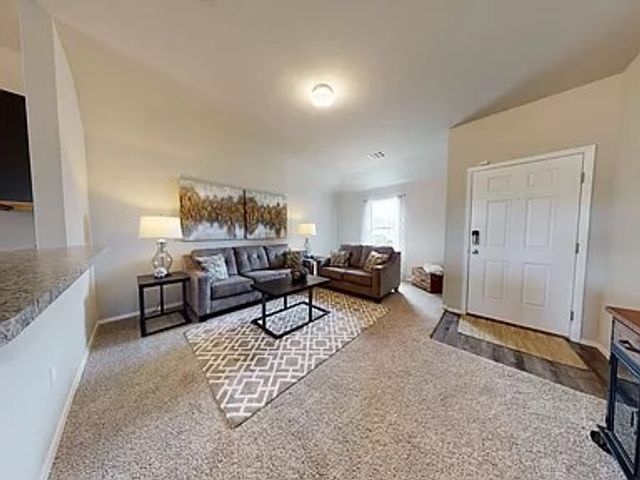 2490 S Ouachita Drive, Fayetteville, AR 72701