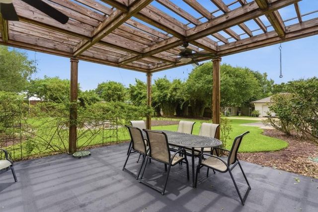 4808 W Quail Hollow Dr Drive, Lake Charles, LA 70605