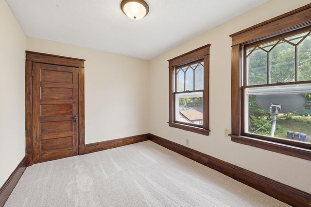 934 Central Avenue W, Saint Paul, MN 55104