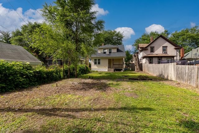 934 Central Avenue W, Saint Paul, MN 55104