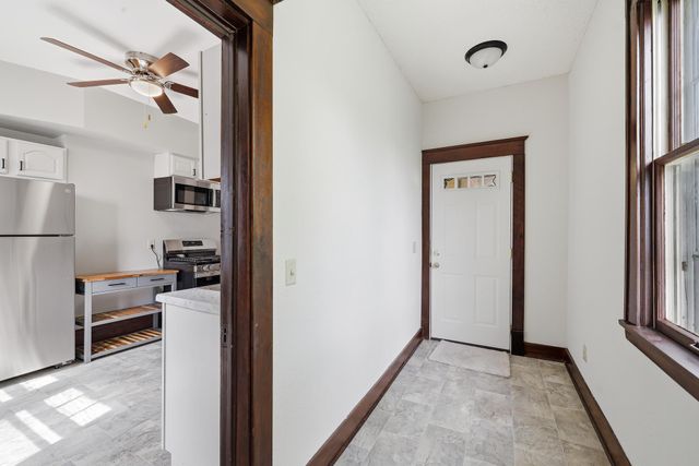 934 Central Avenue W, Saint Paul, MN 55104
