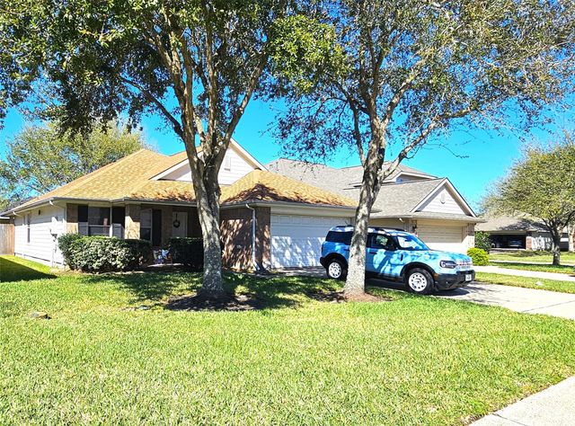 3008 Baronsgate Lane, Dickinson, TX 77539