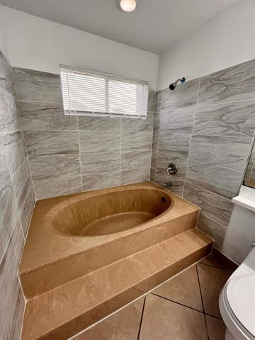 4132 Palm Bay Circle B, West Palm Beach, FL 33406