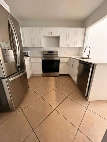 4132 Palm Bay Circle B, West Palm Beach, FL 33406