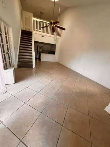 4132 Palm Bay Circle B, West Palm Beach, FL 33406