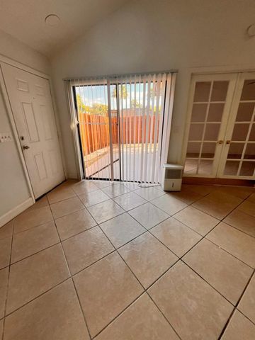 4132 Palm Bay Circle B, West Palm Beach, FL 33406