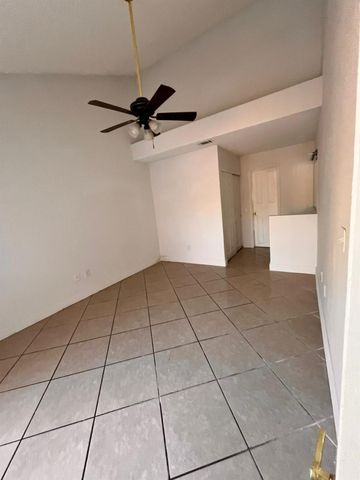 4132 Palm Bay Circle B, West Palm Beach, FL 33406