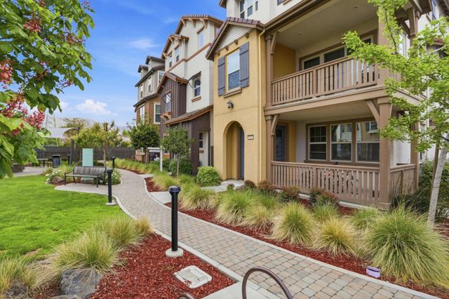 1536 Hidden Creek Lane, Milpitas, CA 95035