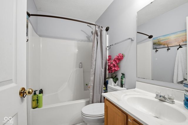 870 Breaside Lane, Greenwood, IN 46143