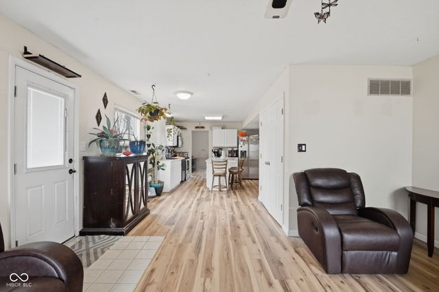 870 Breaside Lane, Greenwood, IN 46143