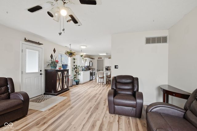 870 Breaside Lane, Greenwood, IN 46143