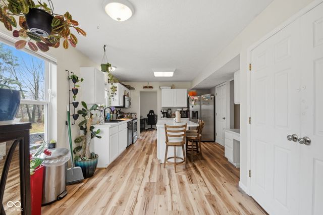 870 Breaside Lane, Greenwood, IN 46143