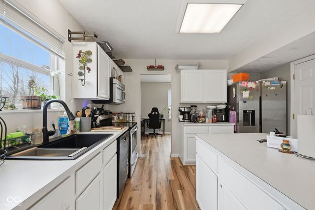 870 Breaside Lane, Greenwood, IN 46143