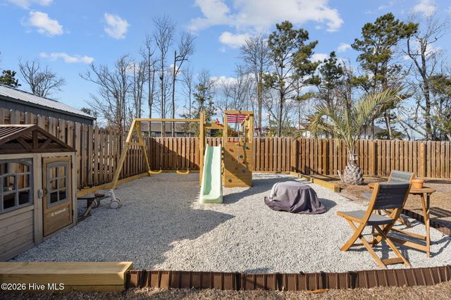 2026 Course Lane, Surf City, NC 28445