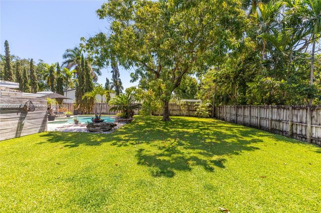 2010 Alamanda Dr, North Miami, FL 33181