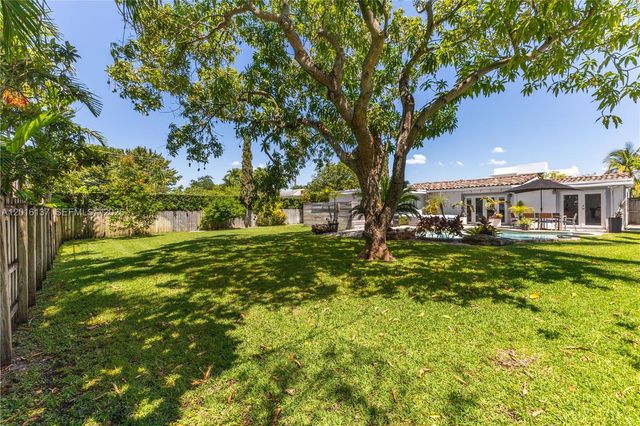 2010 Alamanda Dr, North Miami, FL 33181