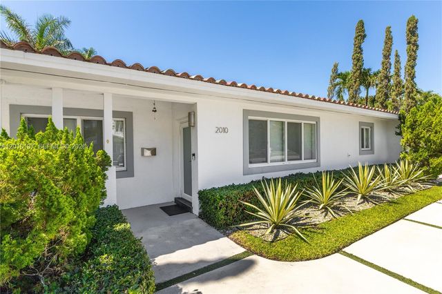 2010 Alamanda Dr, North Miami, FL 33181