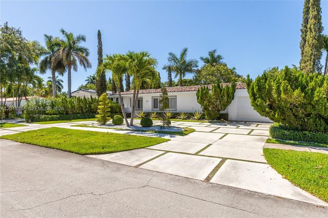 2010 Alamanda Dr, North Miami, FL 33181