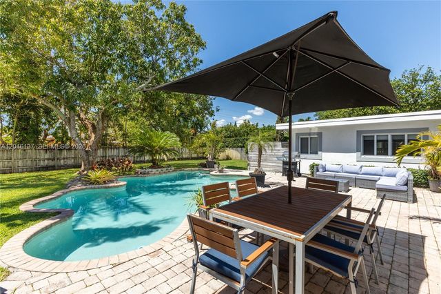 2010 Alamanda Dr, North Miami, FL 33181