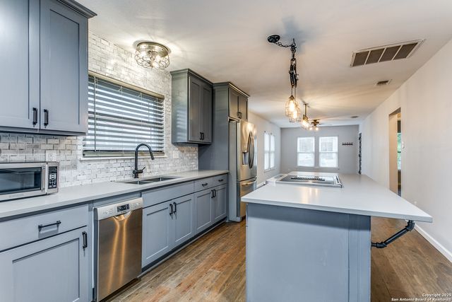 326 Simon, San Antonio, TX 78204