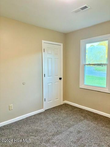 1309 Manchester Road, Kinston, NC 28504