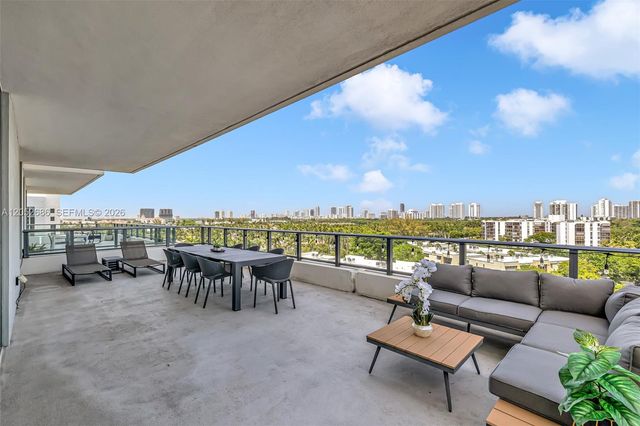 2960 NE 207th Street 811, Aventura, FL 33180