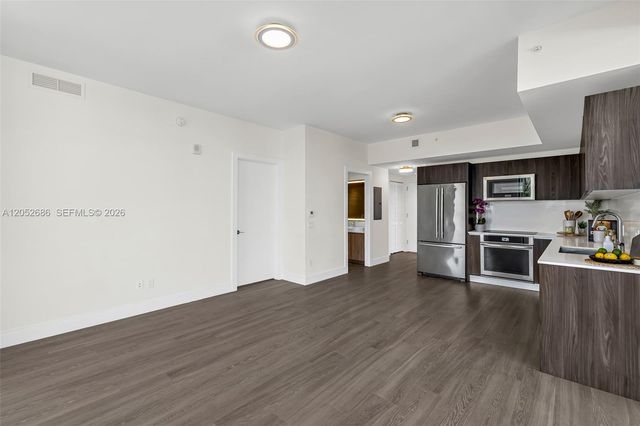 2960 NE 207th Street 811, Aventura, FL 33180