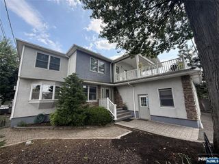 444 Riverside Avenue, Lyndhurst, NJ 07071