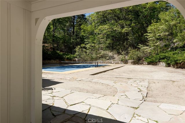 28641 North Shore Road, Lake Arrowhead, CA 92352