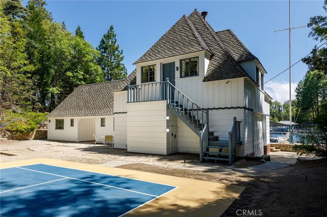 28641 North Shore Road, Lake Arrowhead, CA 92352