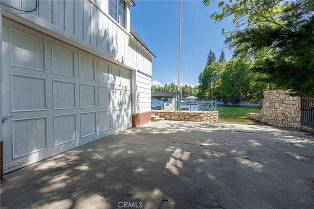 28641 North Shore Road, Lake Arrowhead, CA 92352