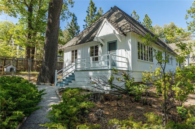 28641 North Shore Road, Lake Arrowhead, CA 92352