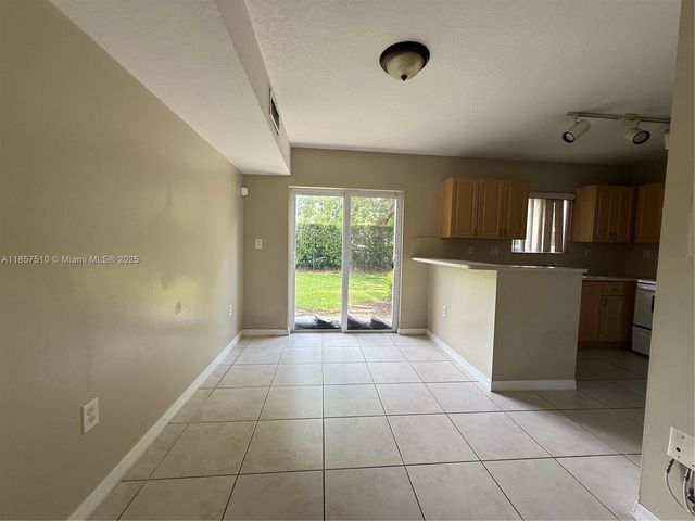 3390 NE 9th St 104, Homestead, FL 33033