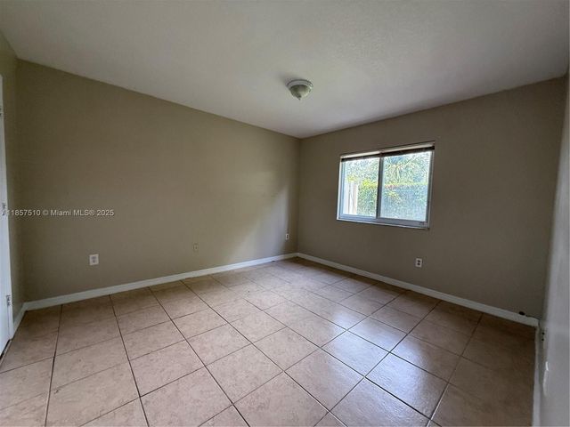 3390 NE 9th St 104, Homestead, FL 33033