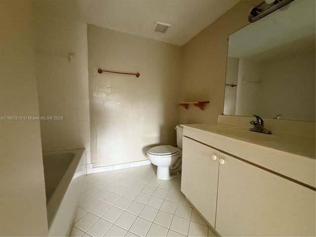3390 NE 9th St 104, Homestead, FL 33033