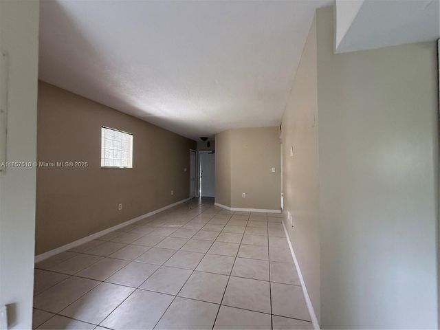 3390 NE 9th St 104, Homestead, FL 33033