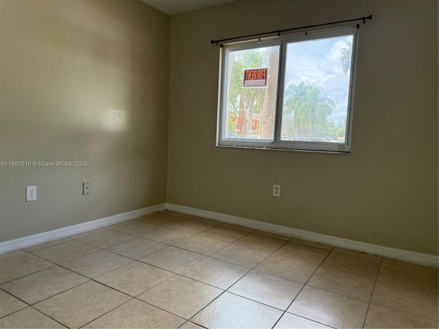 3390 NE 9th St 104, Homestead, FL 33033