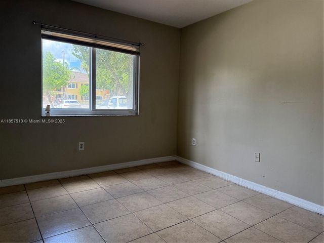3390 NE 9th St 104, Homestead, FL 33033