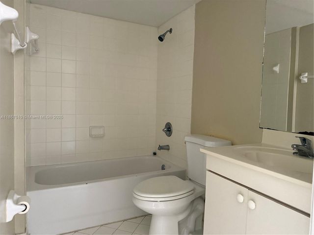3390 NE 9th St 104, Homestead, FL 33033