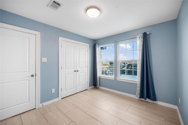 8307 W Green Leaf Street, Brookshire, TX 77423