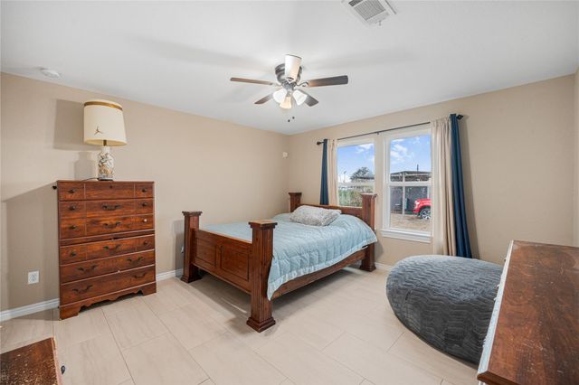 8307 W Green Leaf Street, Brookshire, TX 77423