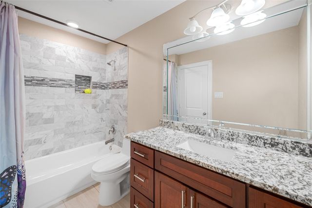 8307 W Green Leaf Street, Brookshire, TX 77423