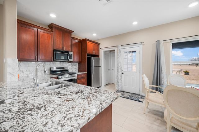 8307 W Green Leaf Street, Brookshire, TX 77423