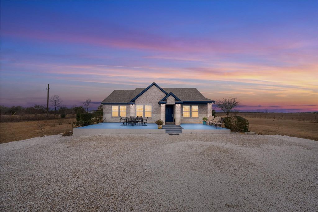 8307 W Green Leaf Street, Brookshire, TX 77423