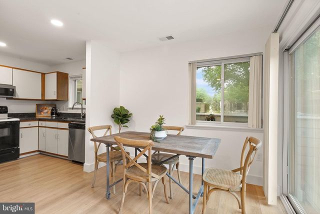 11025-A VILLARIDGE CT, Reston, VA 20191