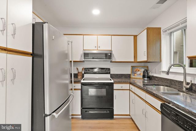 11025-A VILLARIDGE CT, Reston, VA 20191